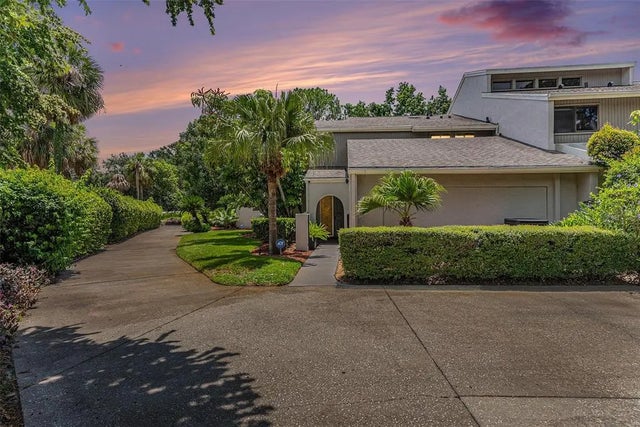 4202 Golf Club Lane, TAMPA