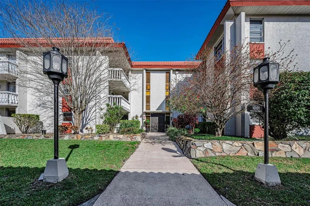 1001 Pearce Drive 205, CLEARWATER