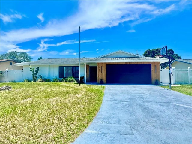 13940 Antigua Drive, SEMINOLE