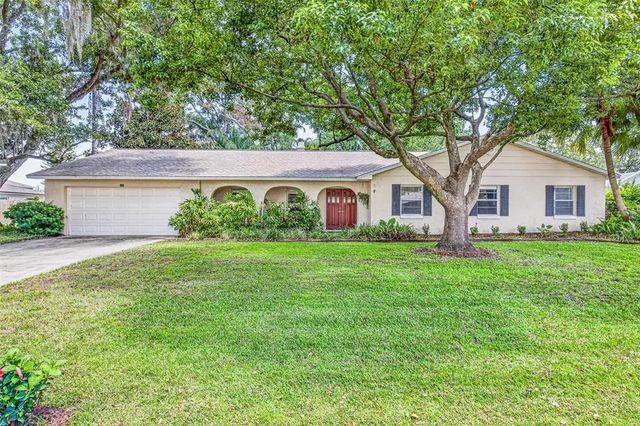 301 Valencia Court, WINTER GARDEN