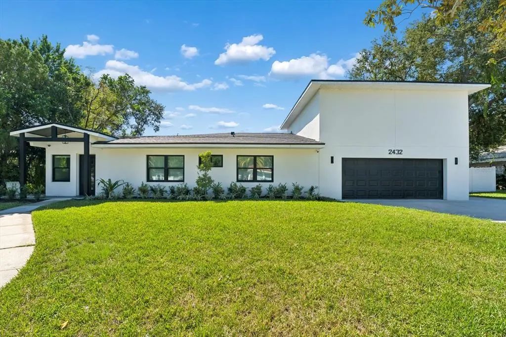 2432 Indian Avenue, BELLEAIR BLUFFS