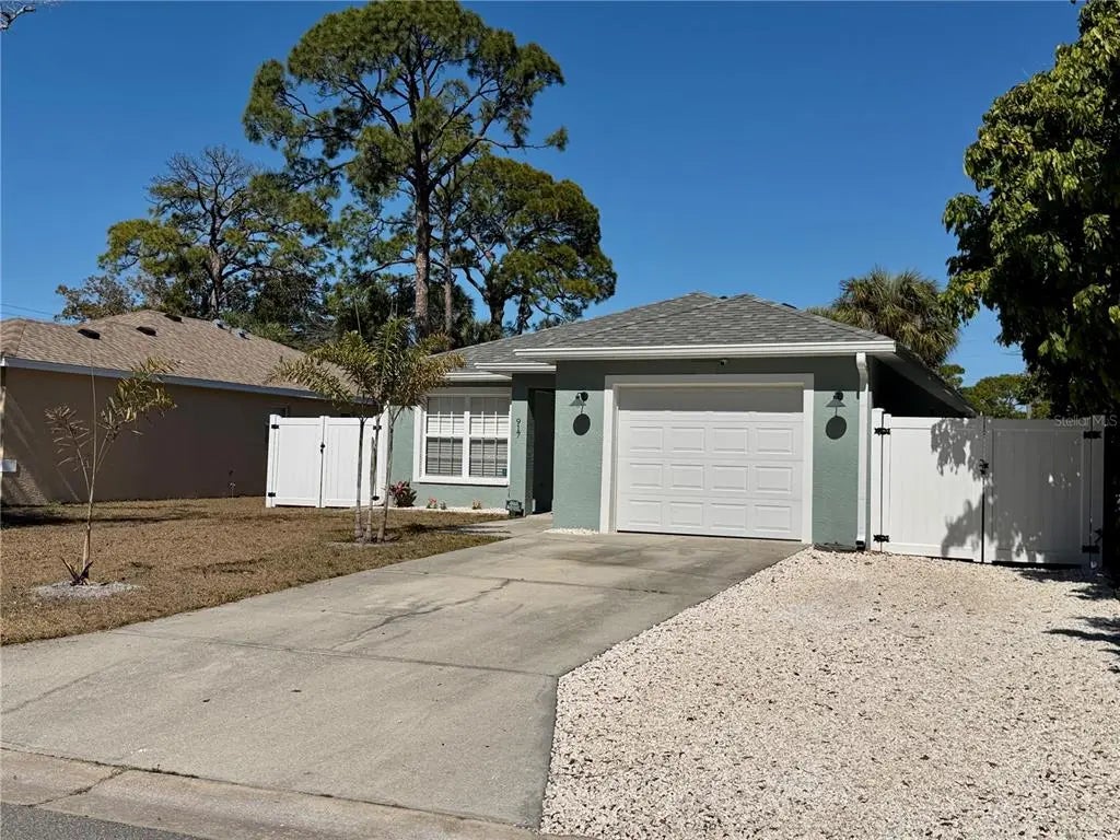 917 Winter Garden Drive, SARASOTA