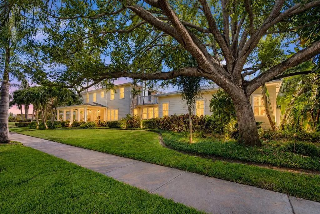 556 21st Avenue Ne, ST PETERSBURG