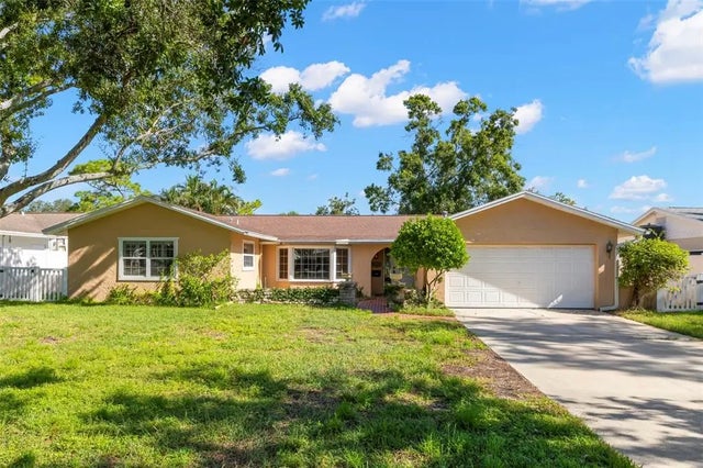 1467 54th Avenue Ne, ST PETERSBURG