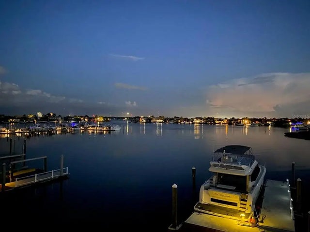 805 3rd Street E, PALMETTO