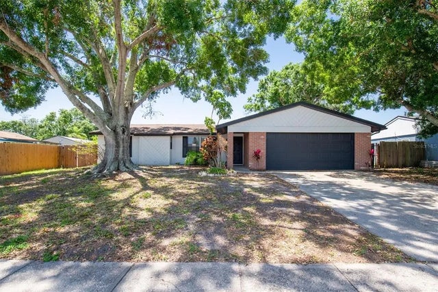 502 Timber Bay Circle E, OLDSMAR