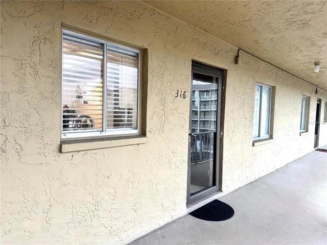 3650 Lake Bayshore Drive K-316, BRADENTON