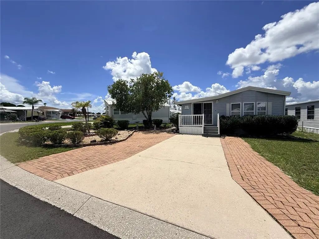 427 Center Crest Boulevard, DAVENPORT
