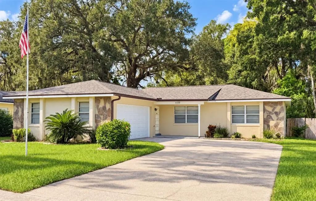 1122 Estatewood Drive, BRANDON