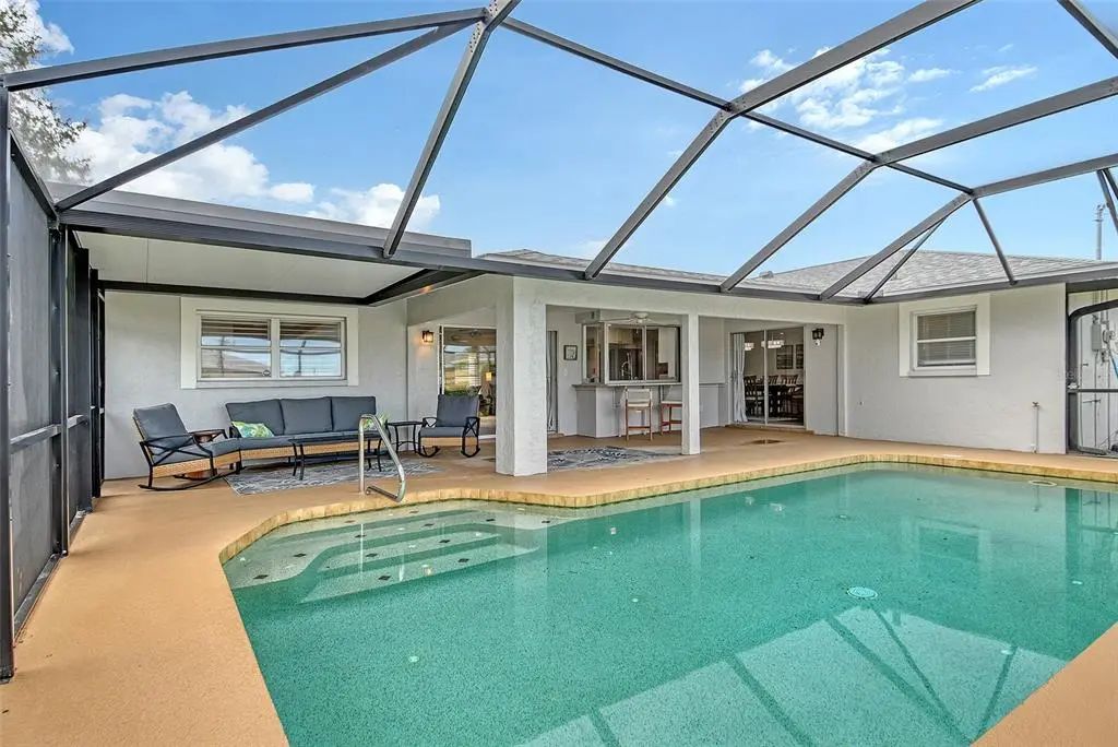 6722 Roxbury Drive, SARASOTA