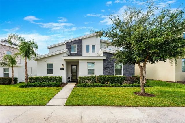9032 Sommerset Hills Drive, DAVENPORT