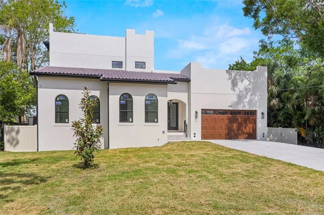 1802 E Park Circle, TAMPA