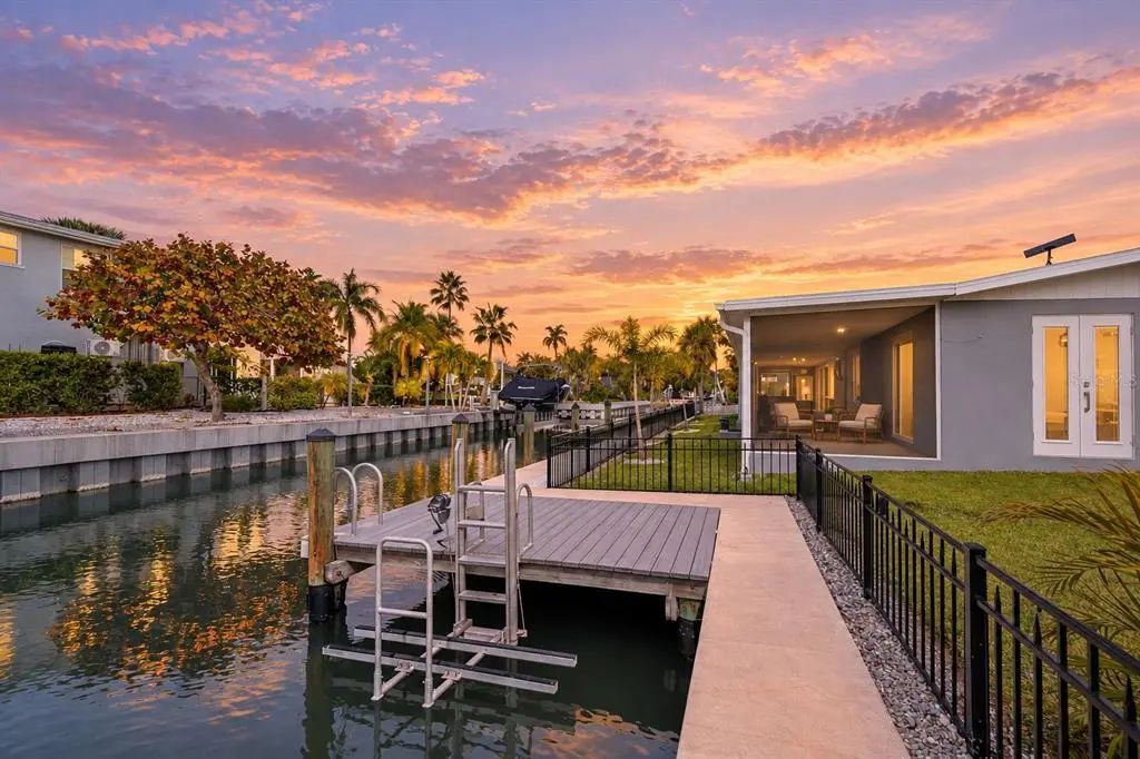 765 Saint Judes Drive N, LONGBOAT KEY