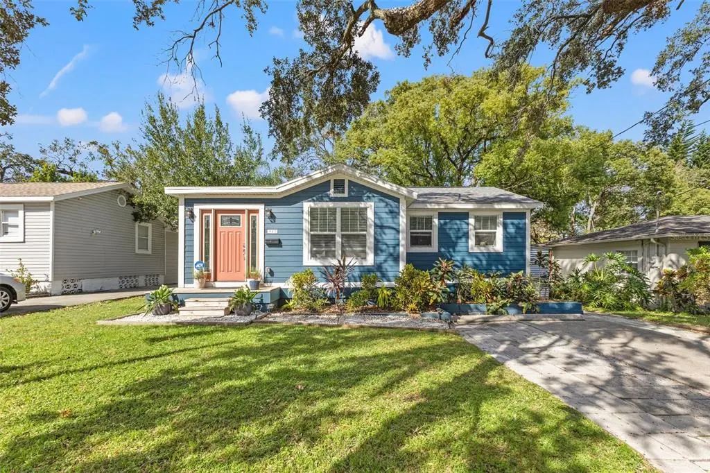 912 East Robson Street, TAMPA