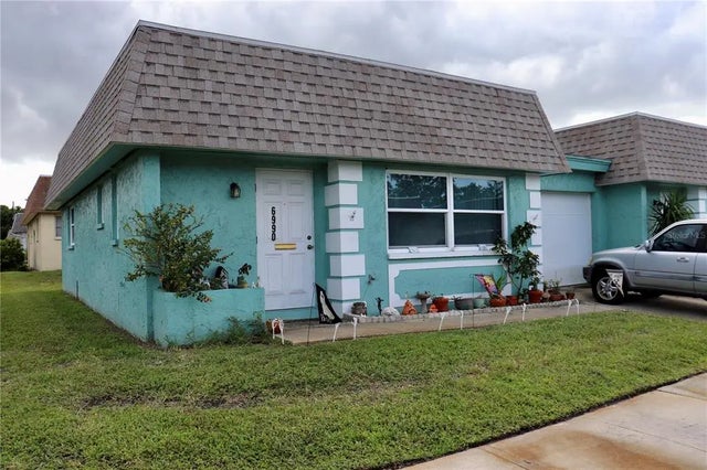 6990 Versailles N 6990, PINELLAS PARK