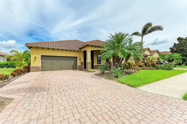10015 Marbella Drive, BRADENTON