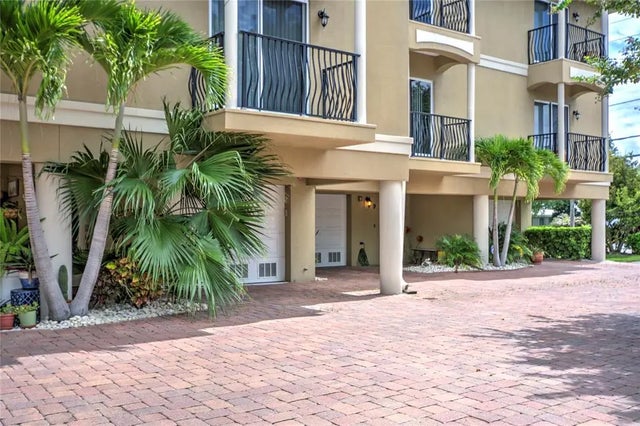 300 Capri Boulevard 8, TREASURE ISLAND