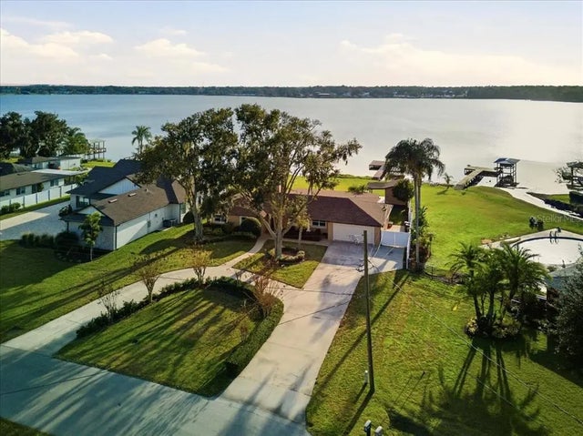 5530 Driftwood Drive, LAKELAND
