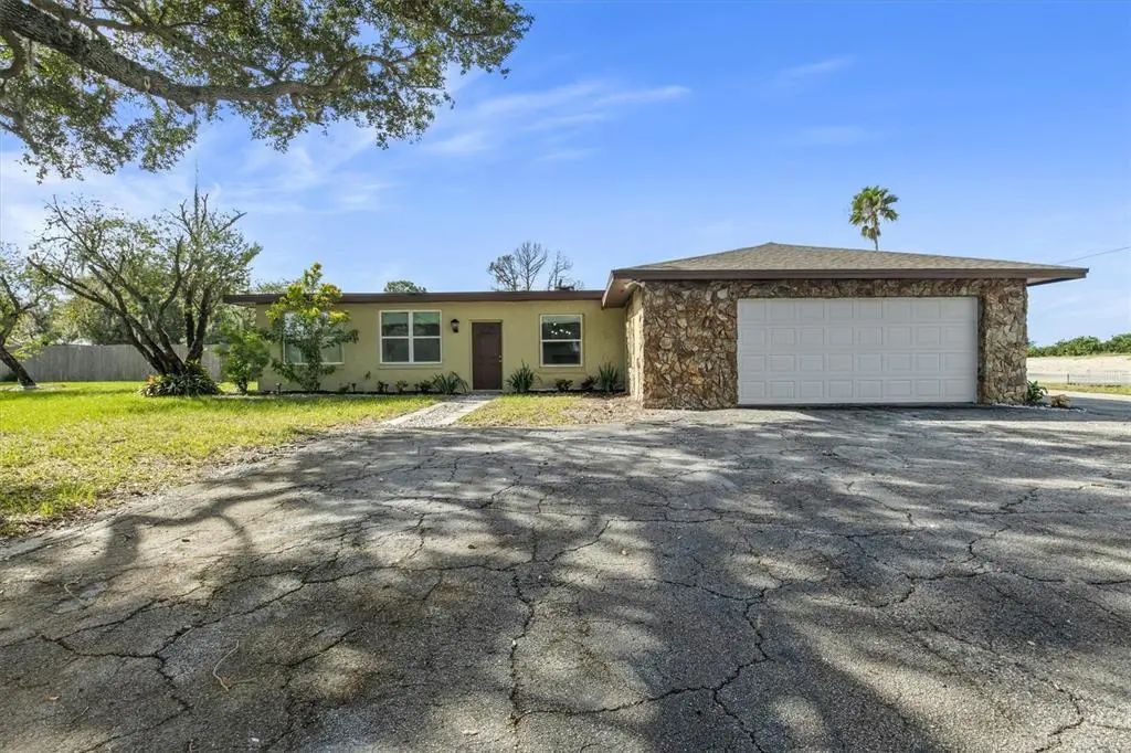 8812 Oakwood Drive, LAKE WALES