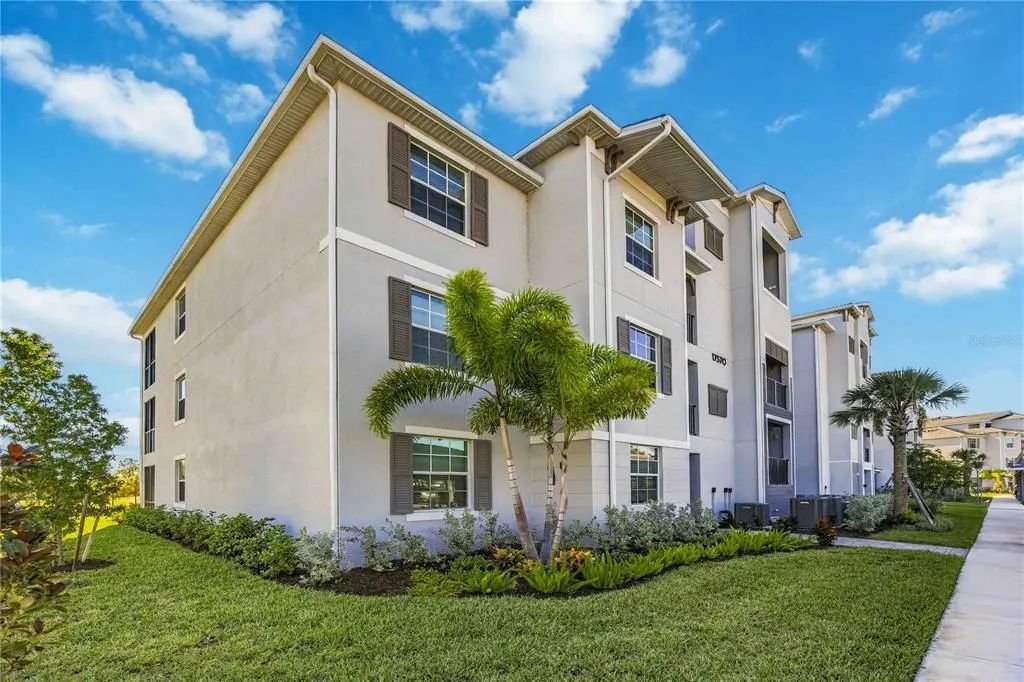 17570 Opal Sand Drive 402, VENICE
