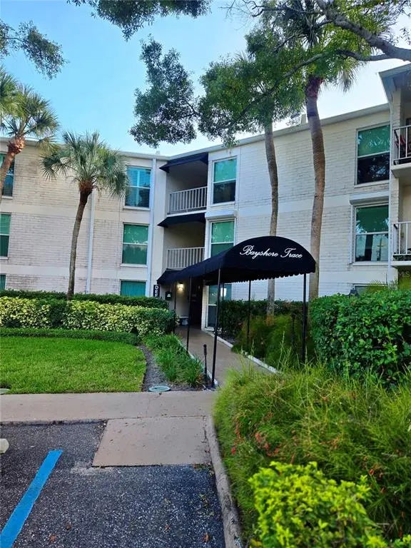 3325 Bayshore Boulevard F22, TAMPA