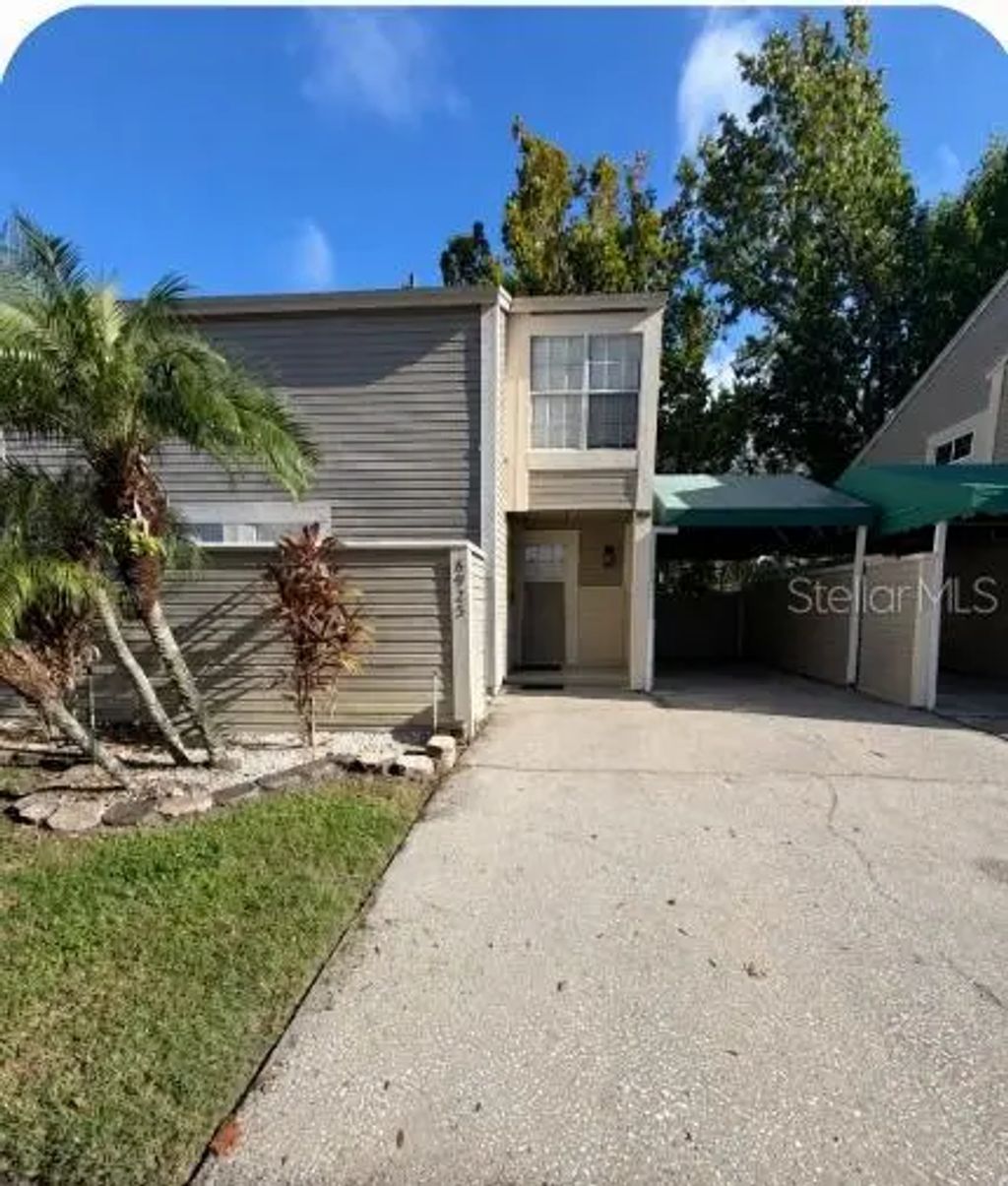 6925 Lake Place Court, TAMPA
