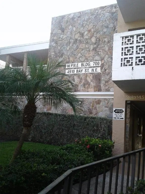 4910 Bay Street Ne 309, ST PETERSBURG