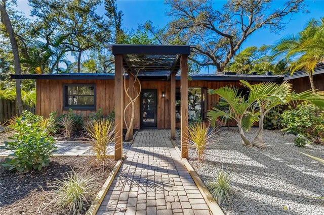 4534 Banan Place, SIESTA KEY