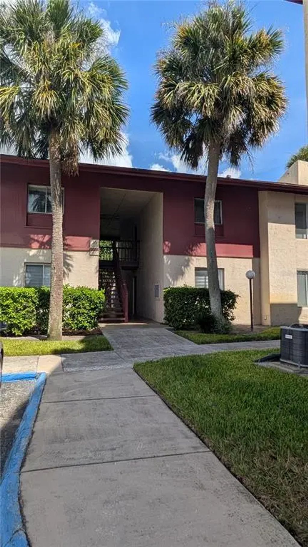8605 Champlain Court 84, TAMPA