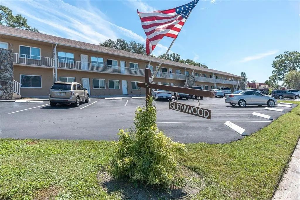 8039 Garden Drive 209, SEMINOLE