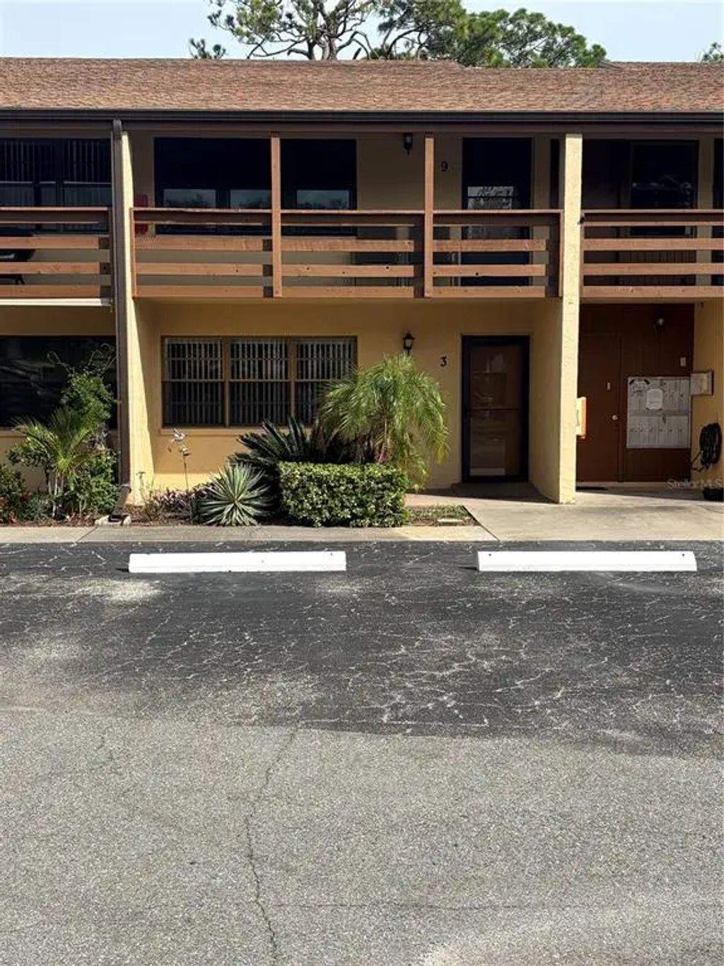 9 Quails Run Boulevard 3, ENGLEWOOD