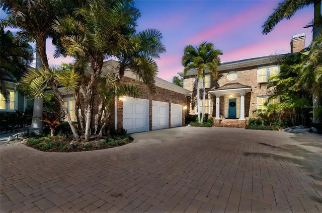 4909 W Spring Lake Drive, TAMPA