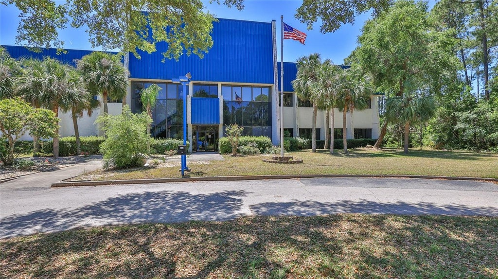 2 Commerce Boulevard, PALM COAST