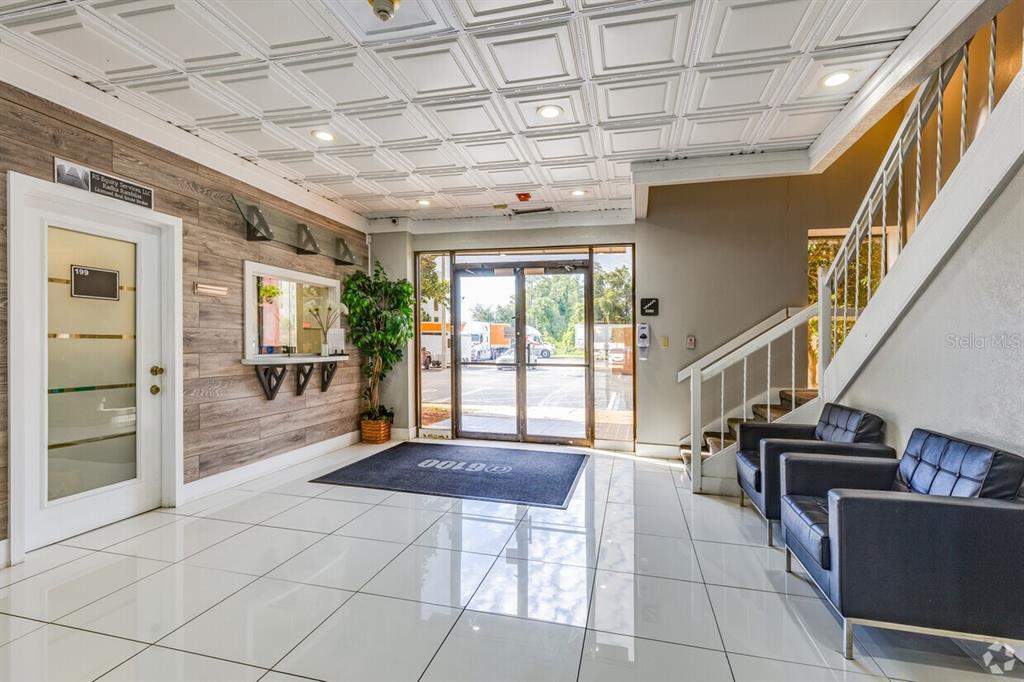 Photo of Listing #R4906697