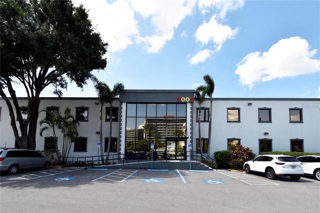 2005 Pan Am Circle, TAMPA