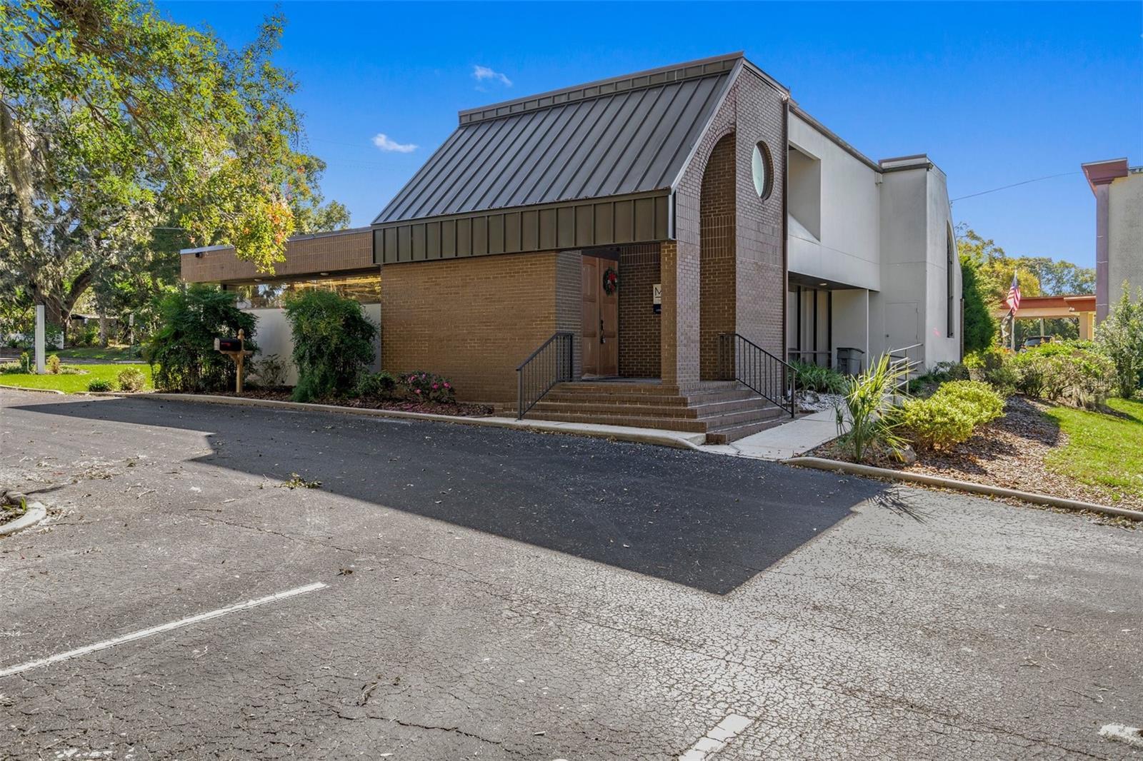 Photo of Listing #W7881210