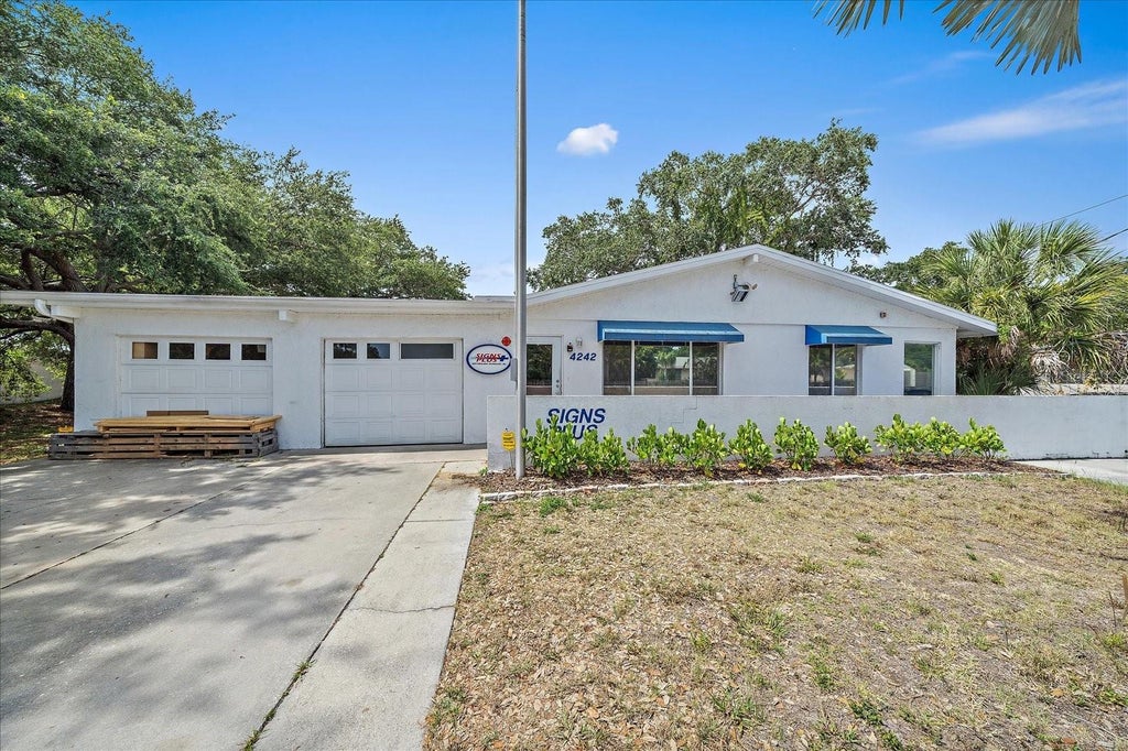 4242 Mcintosh Lane, SARASOTA