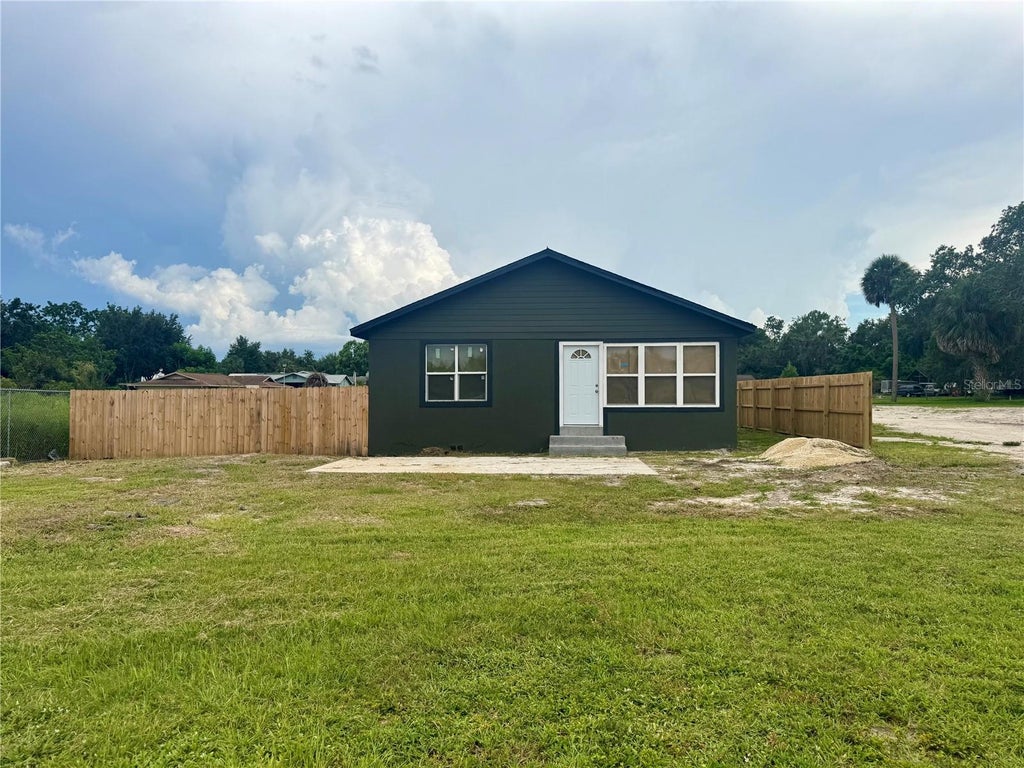 1821 Us Highway 441, LEESBURG