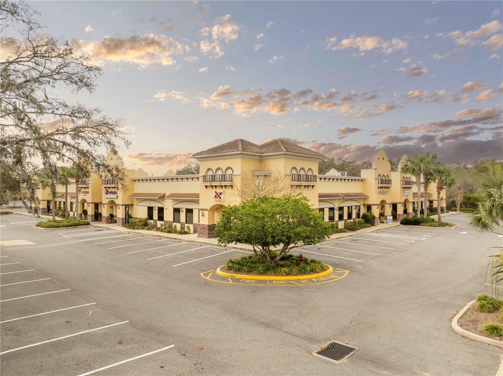 809 County Road 466 202c, LADY LAKE