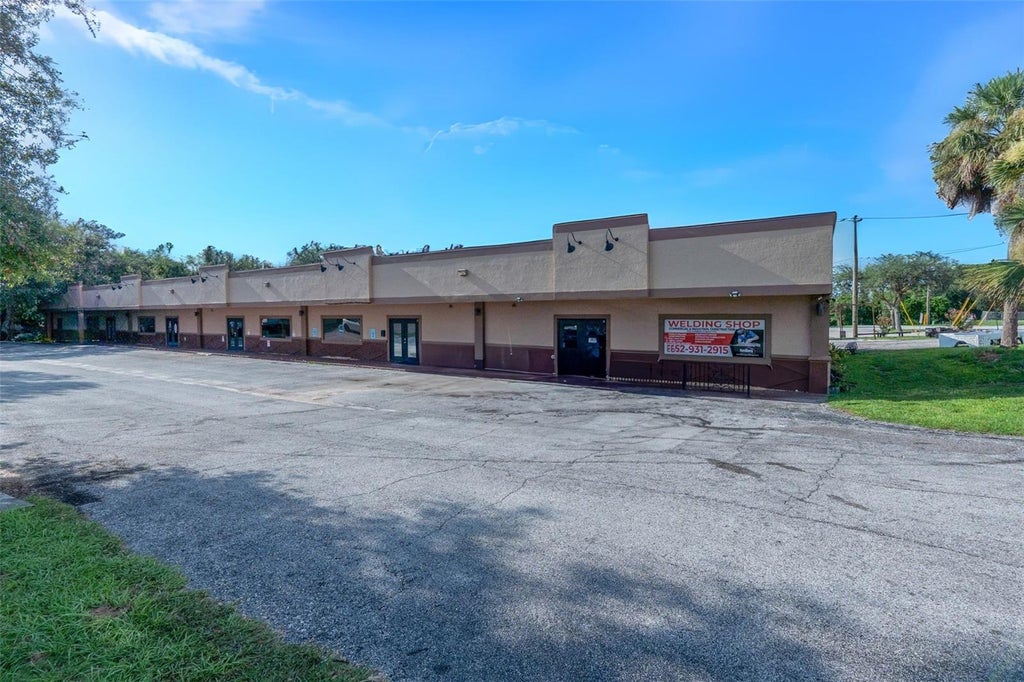 905 Jan Mar Court, MINNEOLA