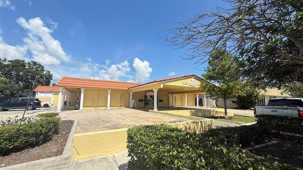 5051 66th Street N, ST PETERSBURG