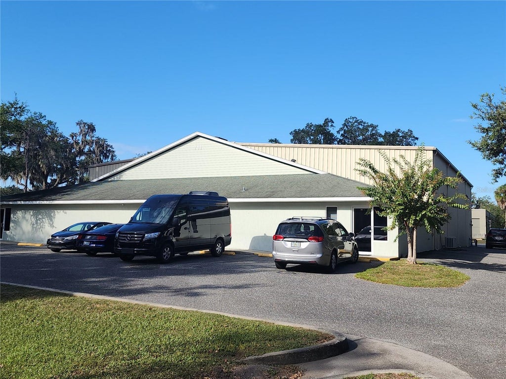 711 N 3rd St, LEESBURG