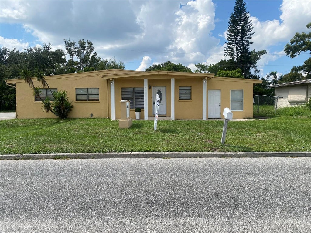 10 South Semoran Boulevard, ORLANDO