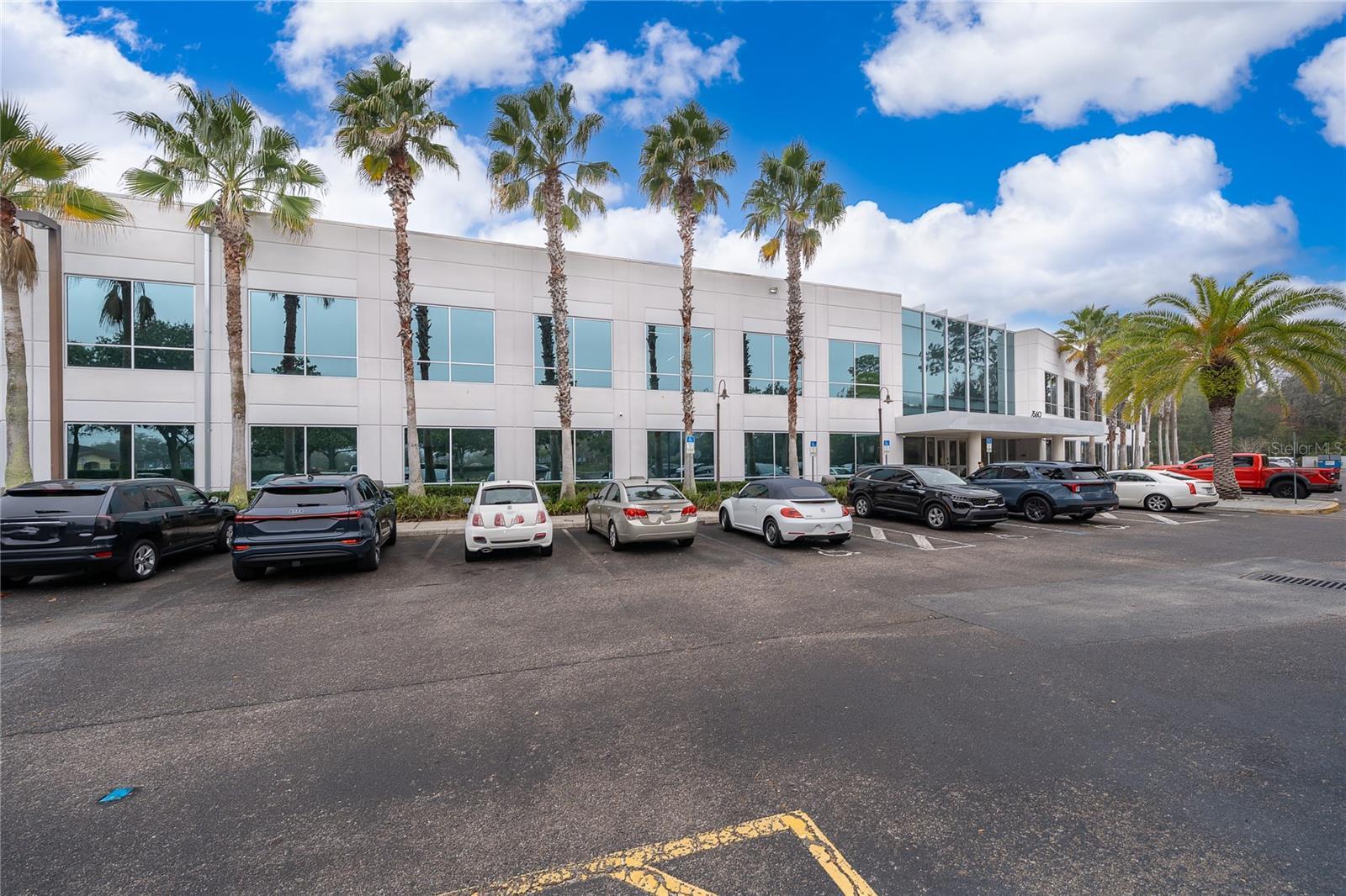 Photo of Listing #O6371029