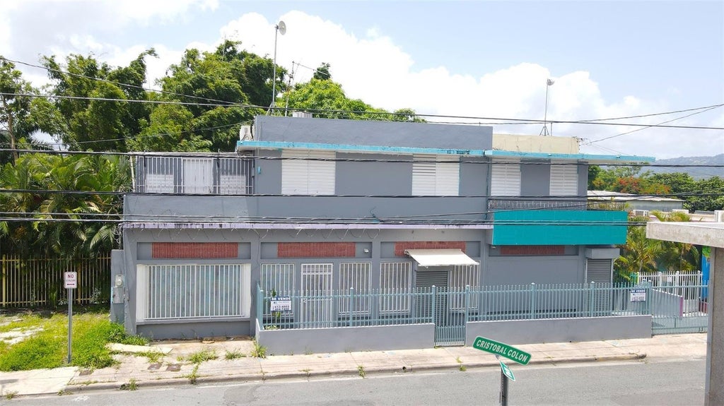 Cristobal Colon Caguas Pueblo, CAGUAS