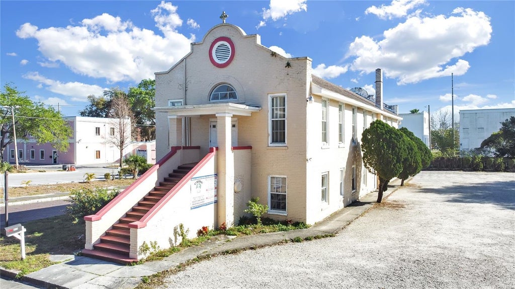 953 East 11th Avenue, TAMPA