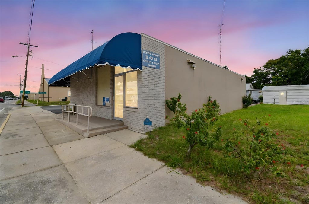 106 Center Street, DUNDEE