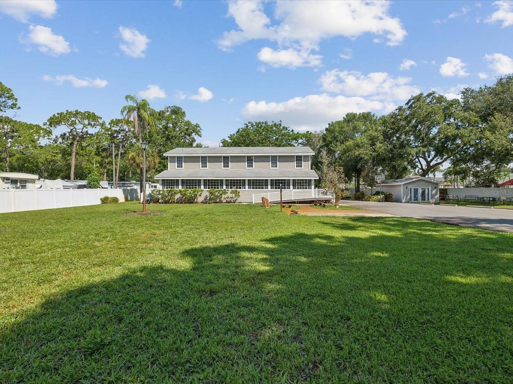 1055 Philippe Parkway, SAFETY HARBOR