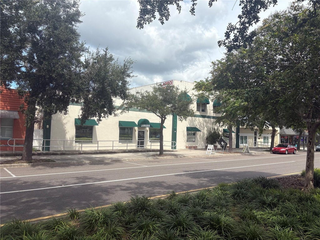 206 West Bay Drive, LARGO