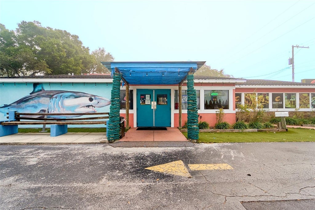 704 East Brandon Boulevard, BRANDON